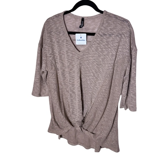NWT Spot Lite | Beige Knit V-Neck Twist Hem Top | Size S | EUC - Picture 3 of 5